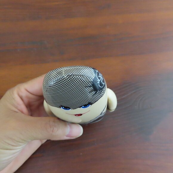 2004 Visionaire Kidrobot Collobration #44 Red Collection Dolce & Gabbana - Picture 5 of 7